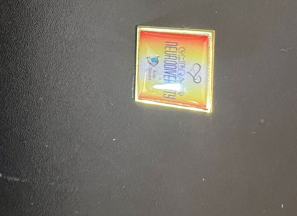 Elevate Your Style: Sophisticated Square Lapel Pin for a Touch of Elegance